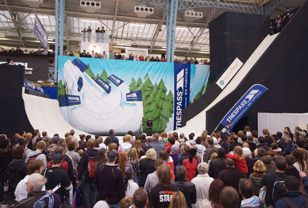 Indoor quarter pipe for exhibitions